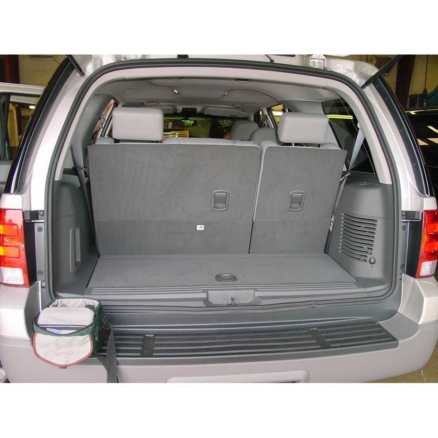 2003 Ford Expedition Cargo space