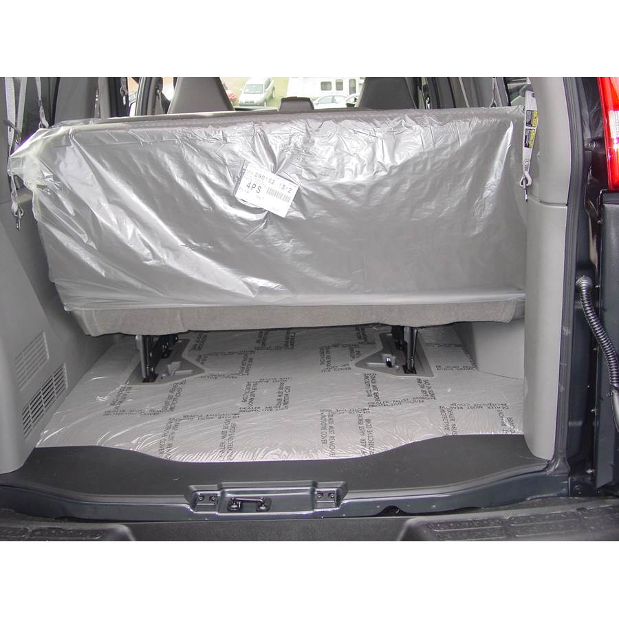 2005 GMC Savana Cargo space