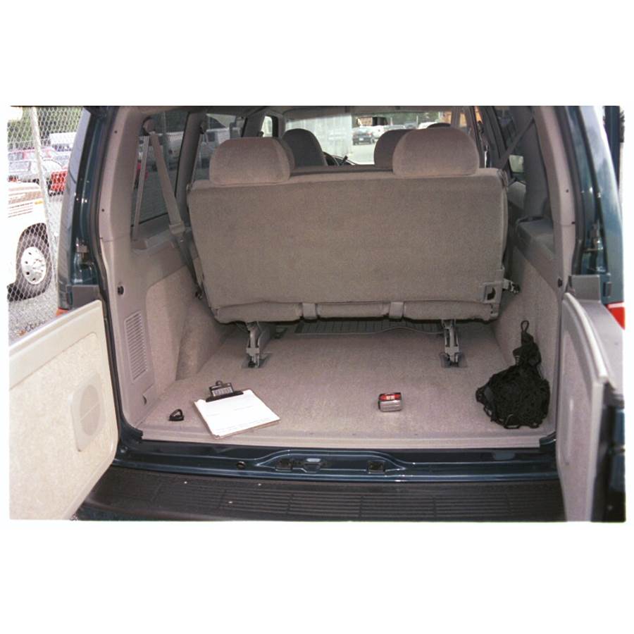 2002 GMC Safari Cargo space