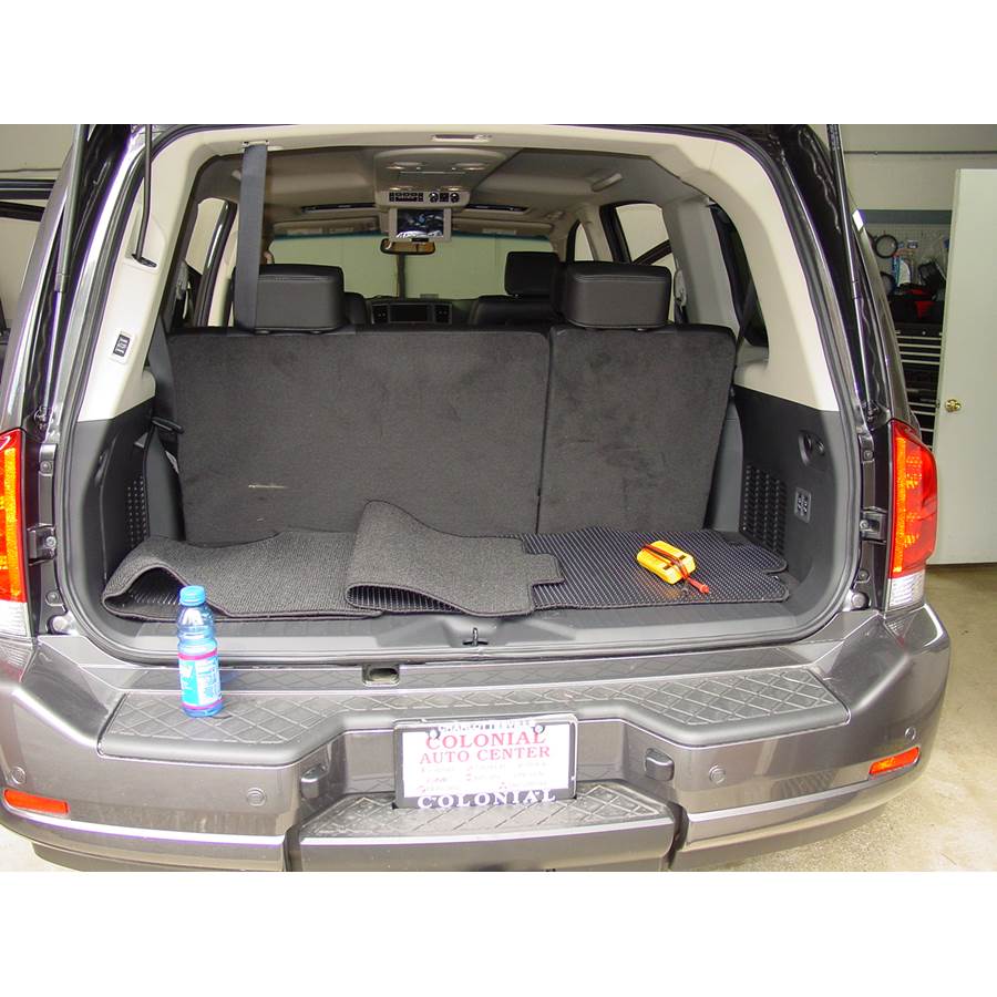 2014 Nissan Armada Cargo space
