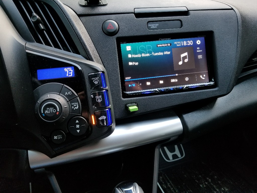 Pioneer's AVH-2330NEX gives you both Android Auto and CarPlay — without a  new car price tag
