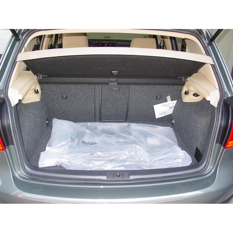 2008 Volkswagen R32 Cargo space