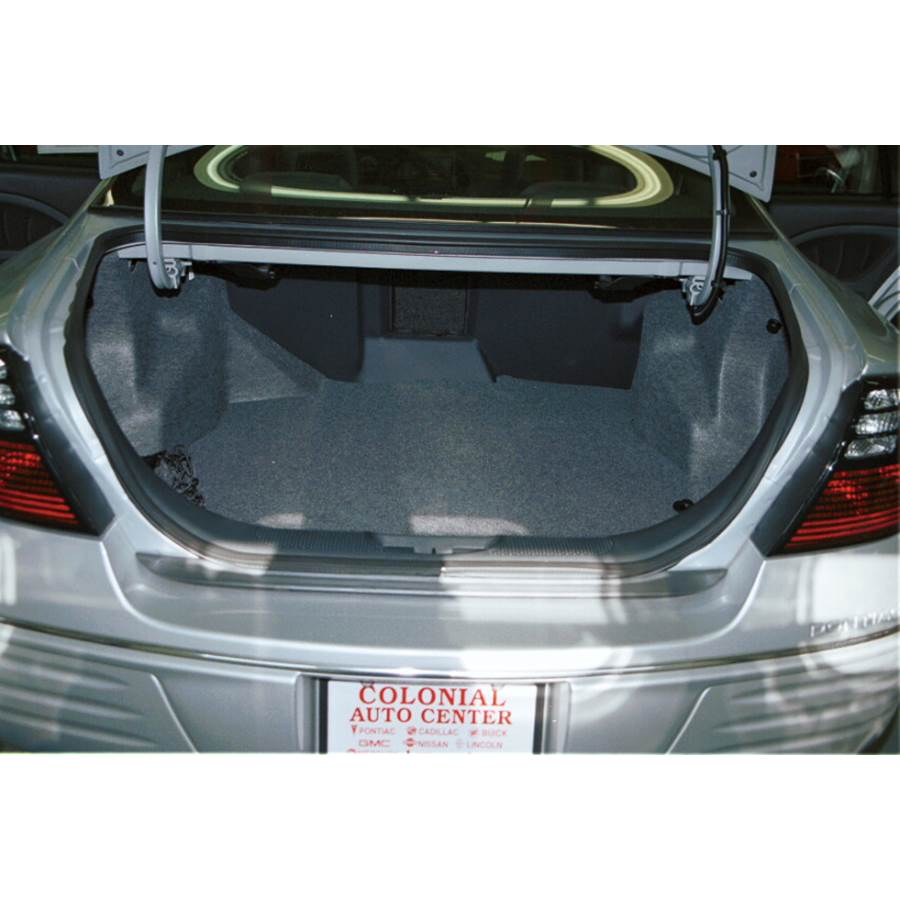 2001 Pontiac Bonneville Cargo space