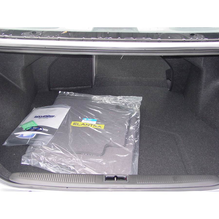 2005 Hyundai Elantra Cargo space