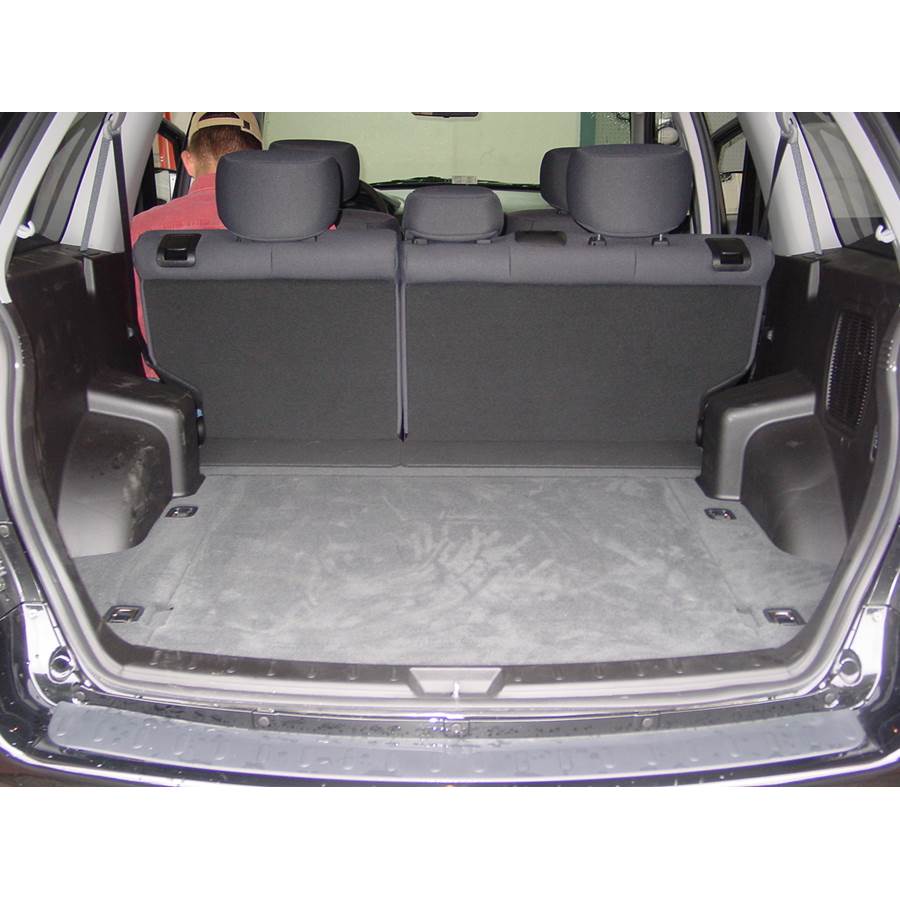 2005 Mitsubishi Endeavor Cargo space