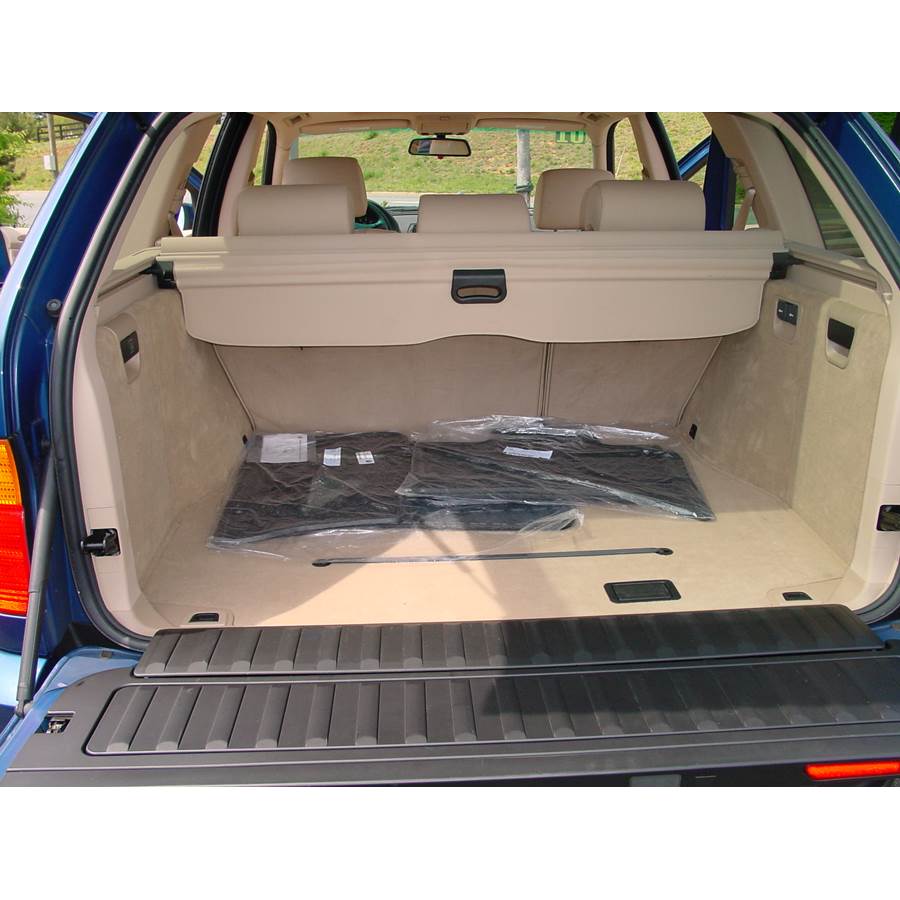 2000 BMW X5 Cargo space