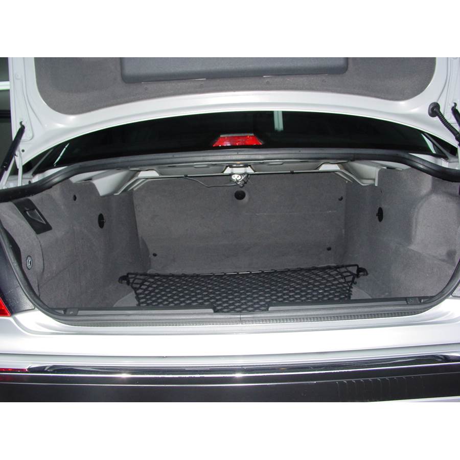1995 BMW 7 Series Cargo space
