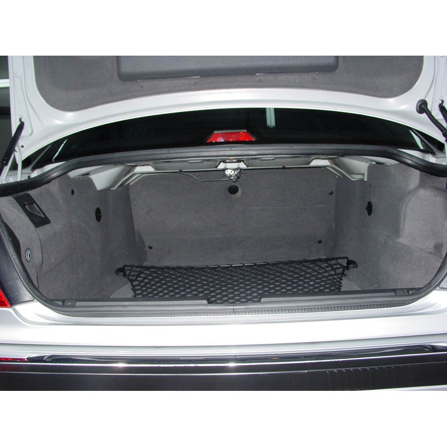1999 BMW 7 Series Cargo space