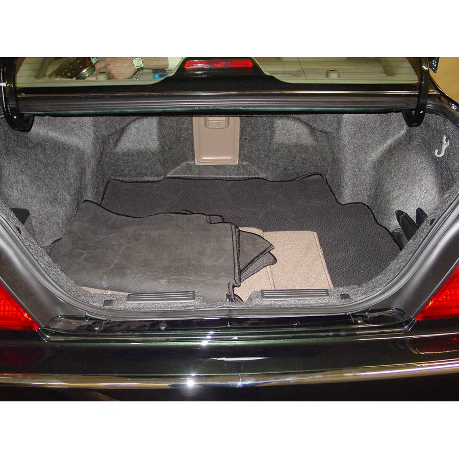 2002 Acura 3.5RL Cargo space