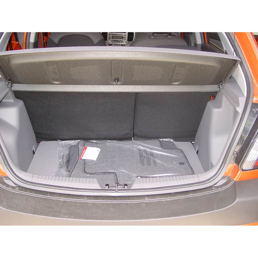 2007 Kia Rio 5 Cargo space