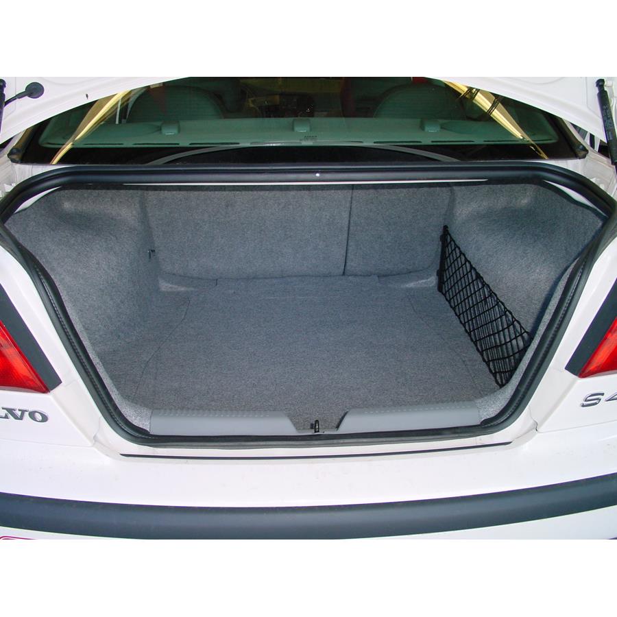 2004 Volvo S40 Cargo space
