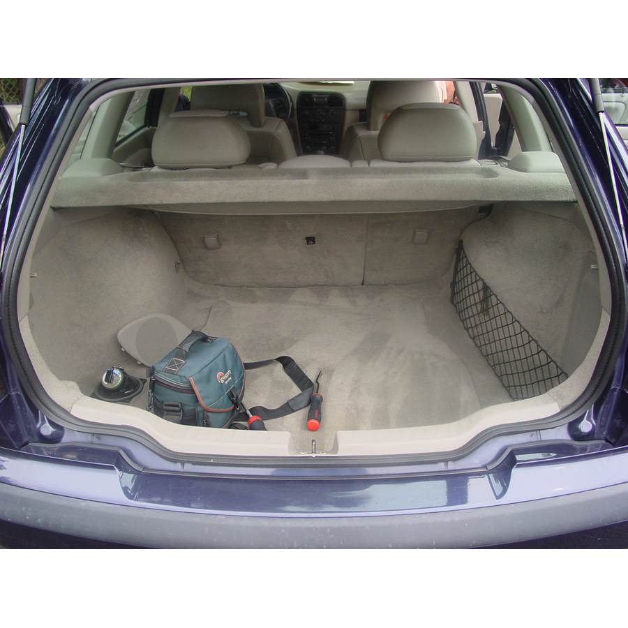 2003 Volvo V40 Cargo space