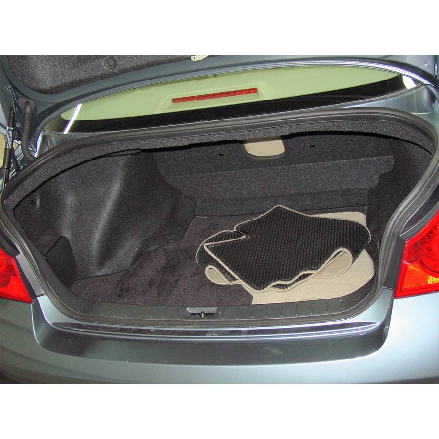 2008 Infiniti G35 Cargo space