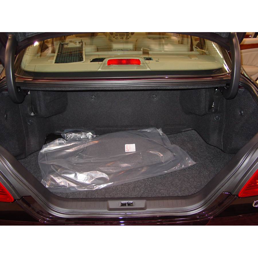 2004 Infiniti Q45 Cargo space