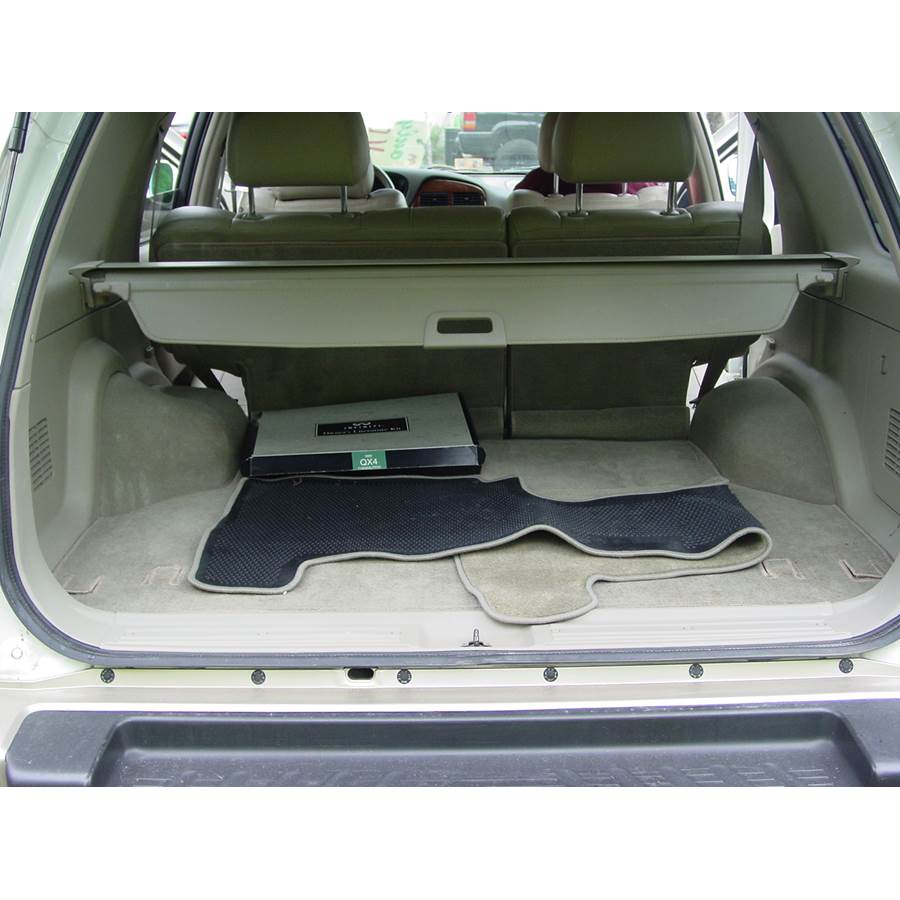 1999 Infiniti QX4 Cargo space