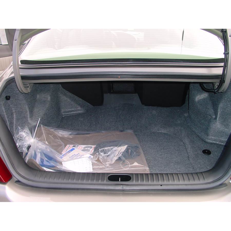 2003 Oldsmobile Aurora Cargo space