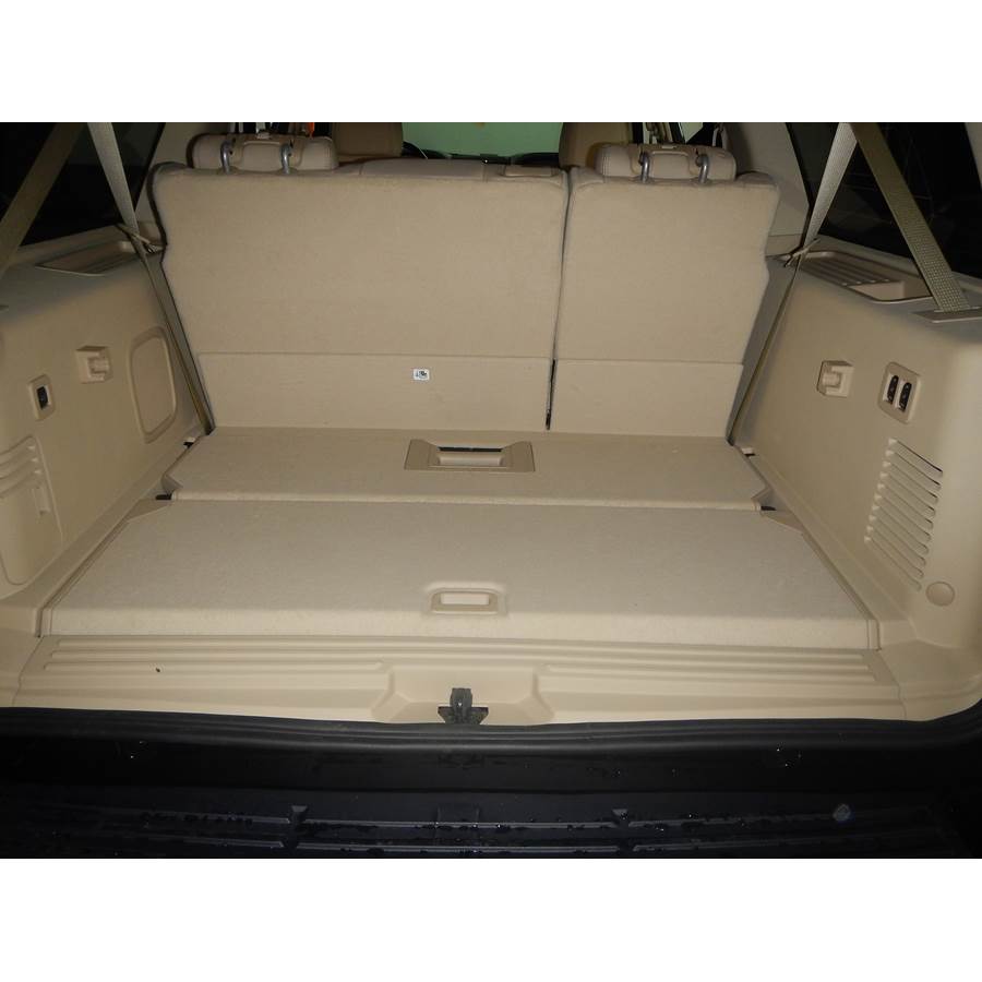 2016 Lincoln Navigator Cargo space