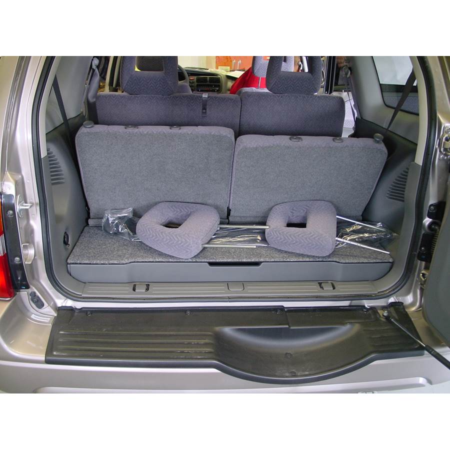 2001 Suzuki XL-7 Cargo space