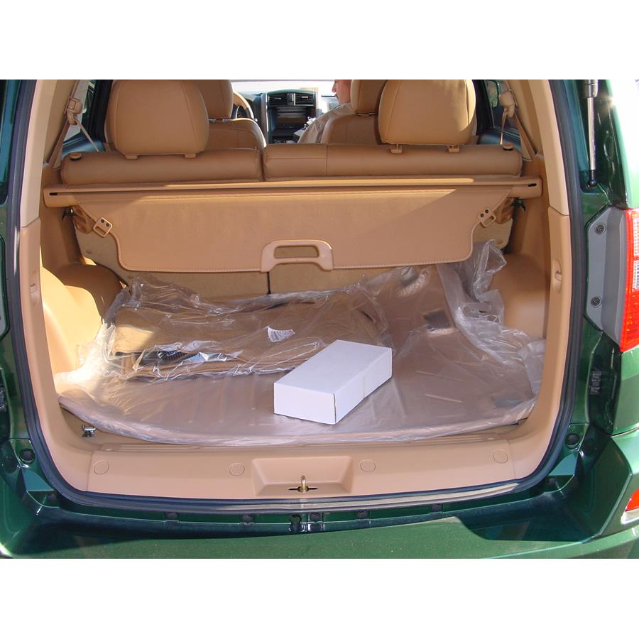 2004 Isuzu Axiom Cargo space
