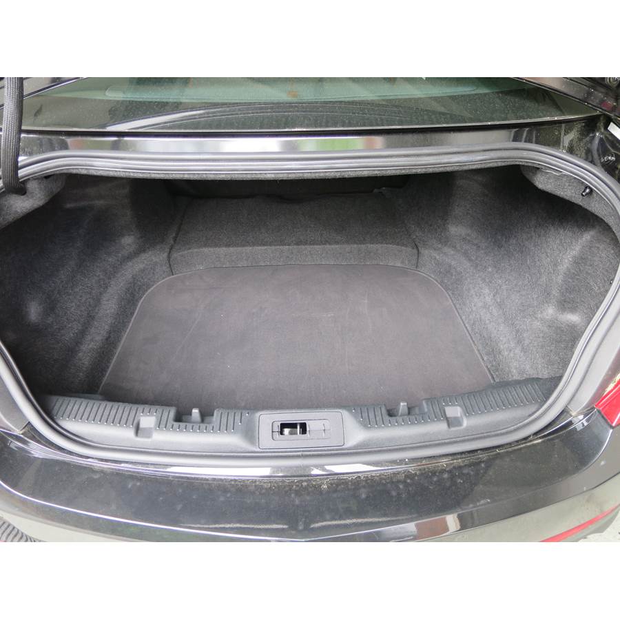 2014 Lincoln MKS Cargo space