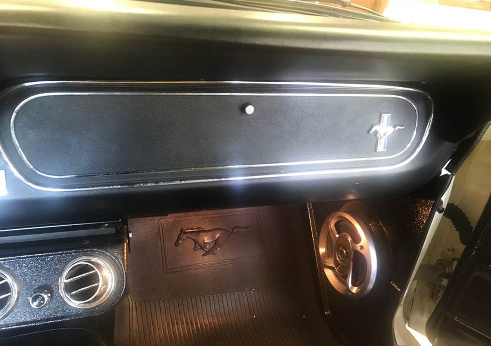 ford mustang glovebox