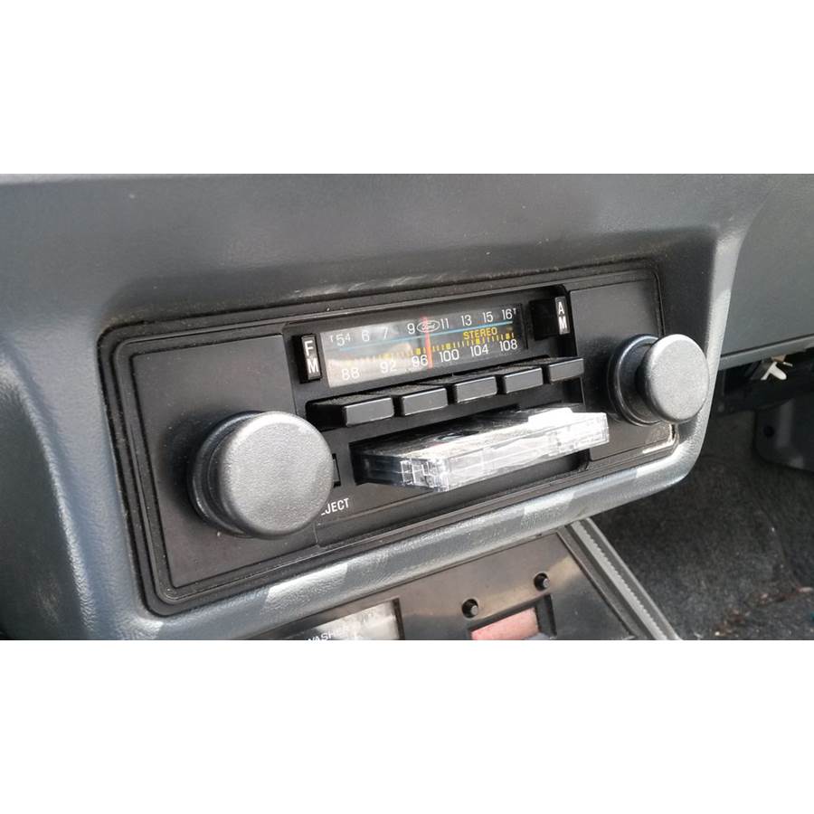 1984 Ford Mustang Factory Radio