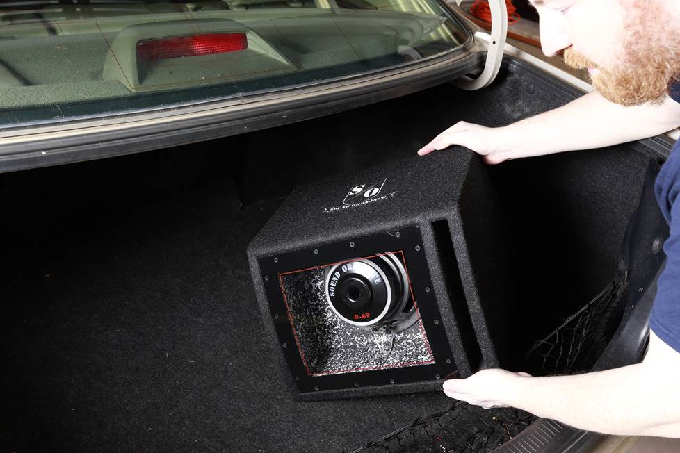 Placing the subwoofer box in the trunk