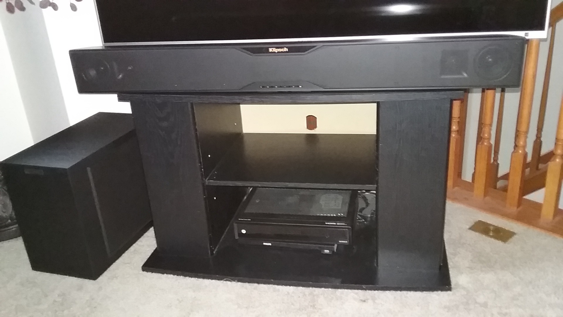 Klipsch Reference R10B Powered home theater sound bar with wireless