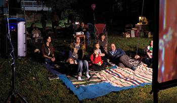 How to create the perfect backyard movie theater
