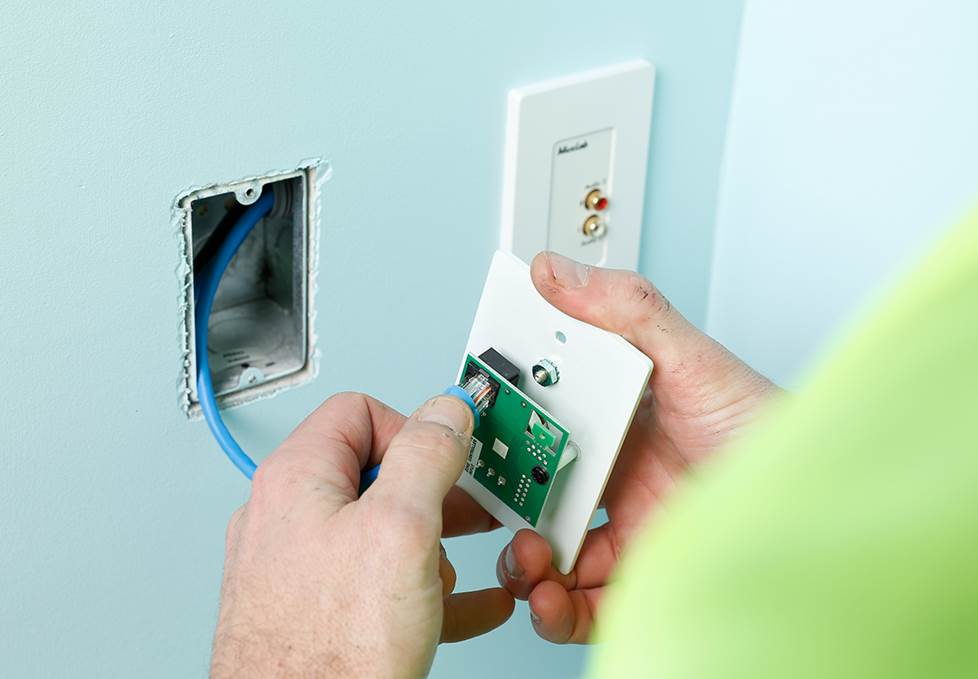 installing a wall plate