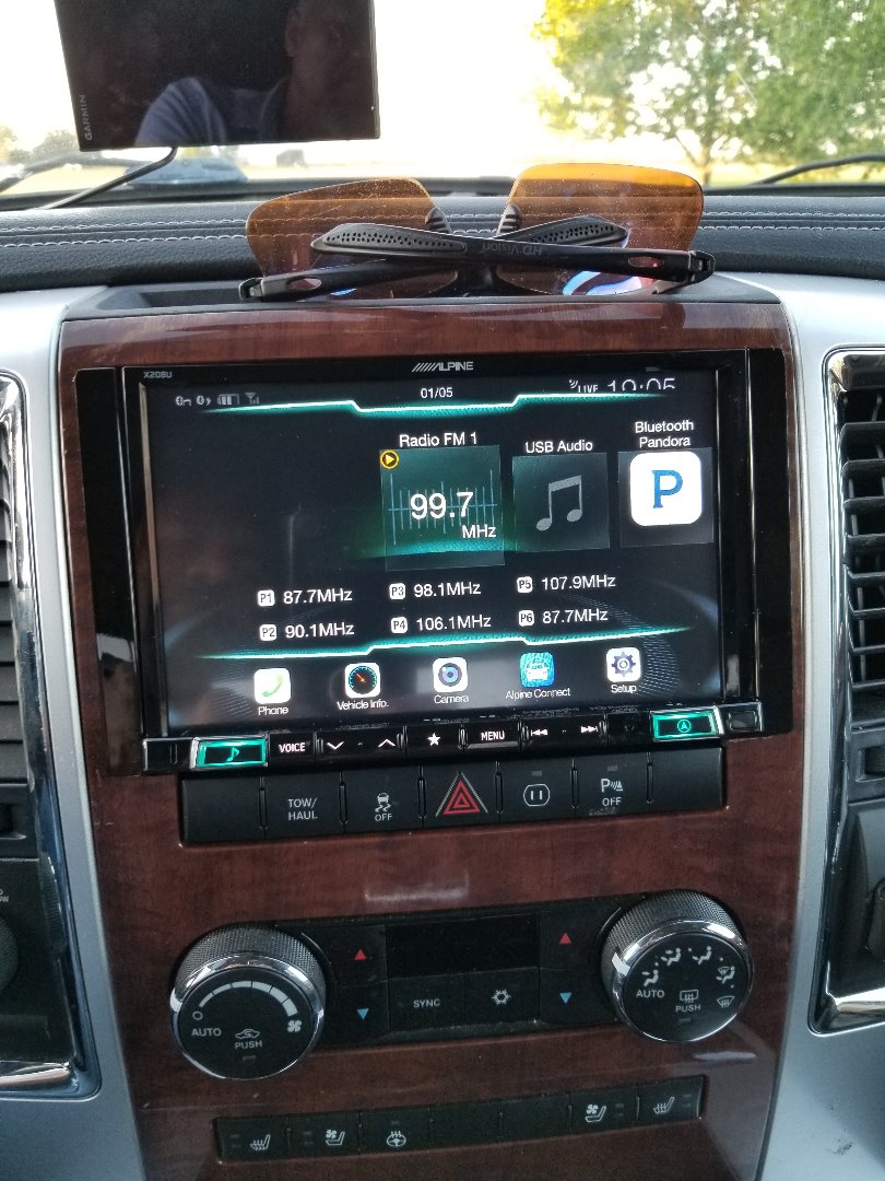 Alpine X208U Multimedia navigation receiver with 8" screen (does not
