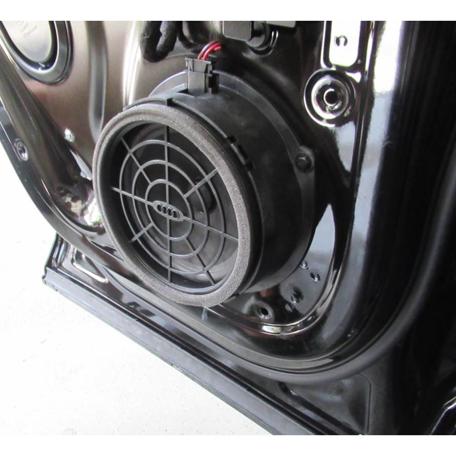 2018 Audi Q3 Rear door woofer