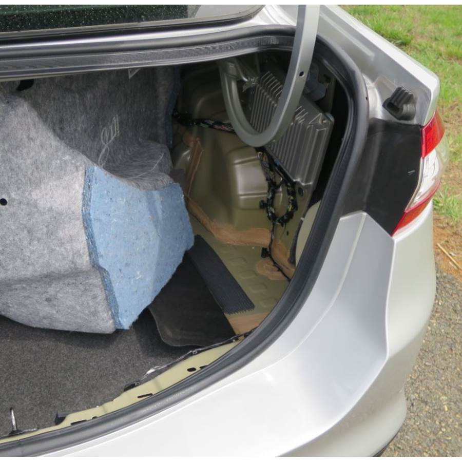 2019 Ford Fusion Factory amplifier location