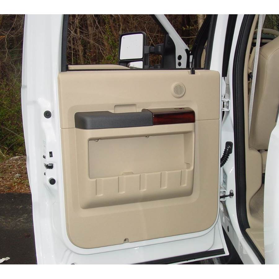 2017 Ford F-550 Platinum Rear door tweeter location