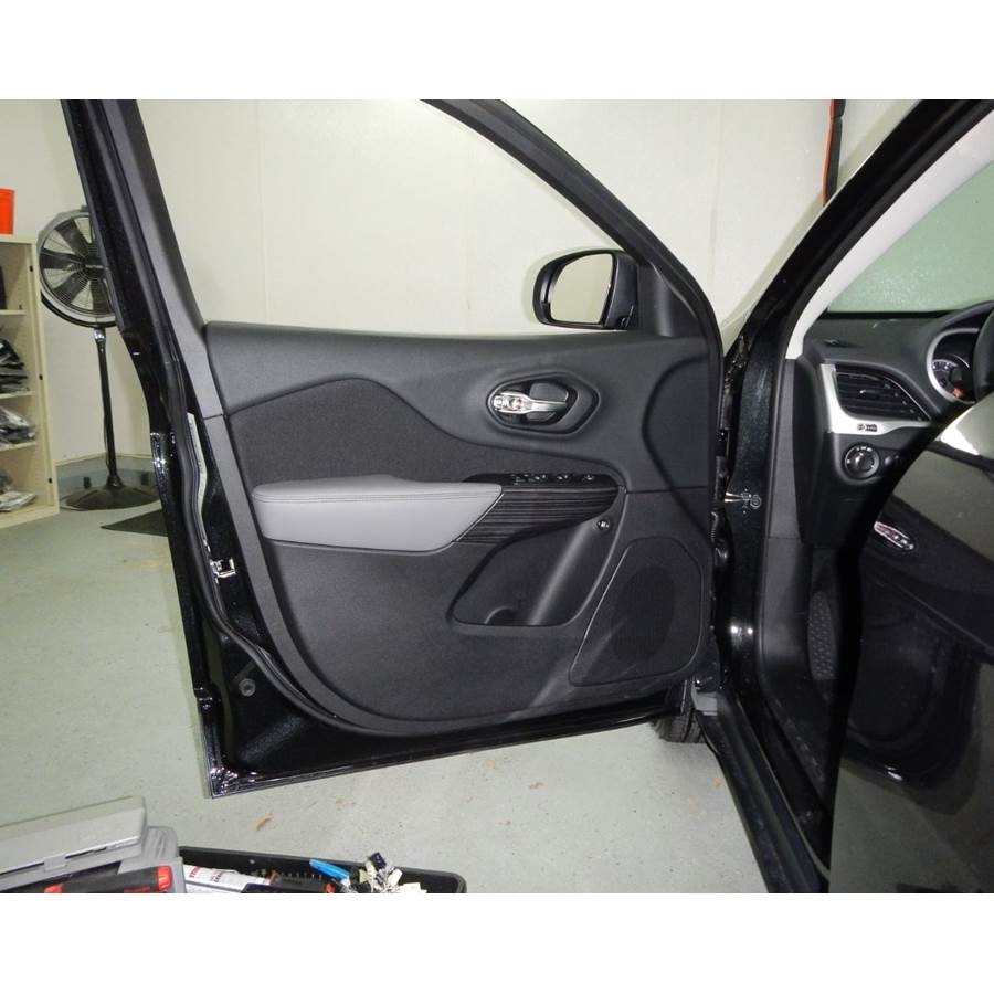 2022 Jeep Cherokee Front door speaker location