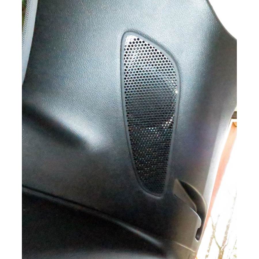 2017 Jeep Cherokee Rear pillar speaker location