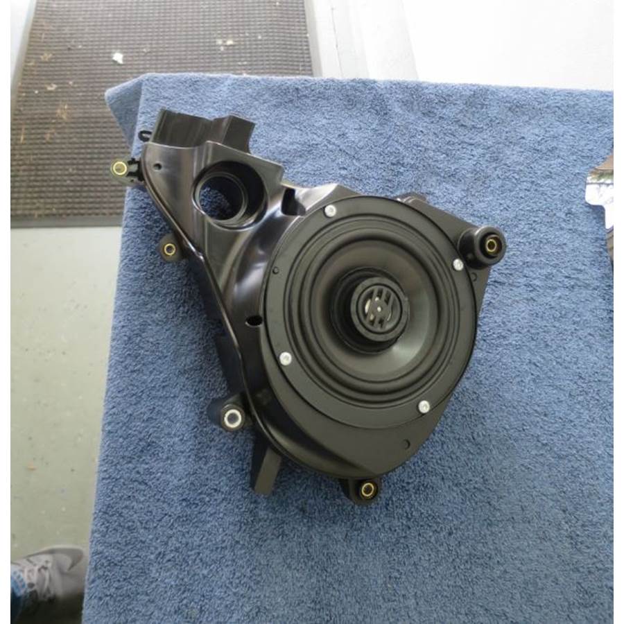2018 Harley-Davidson Street Glide CVO Dash speaker