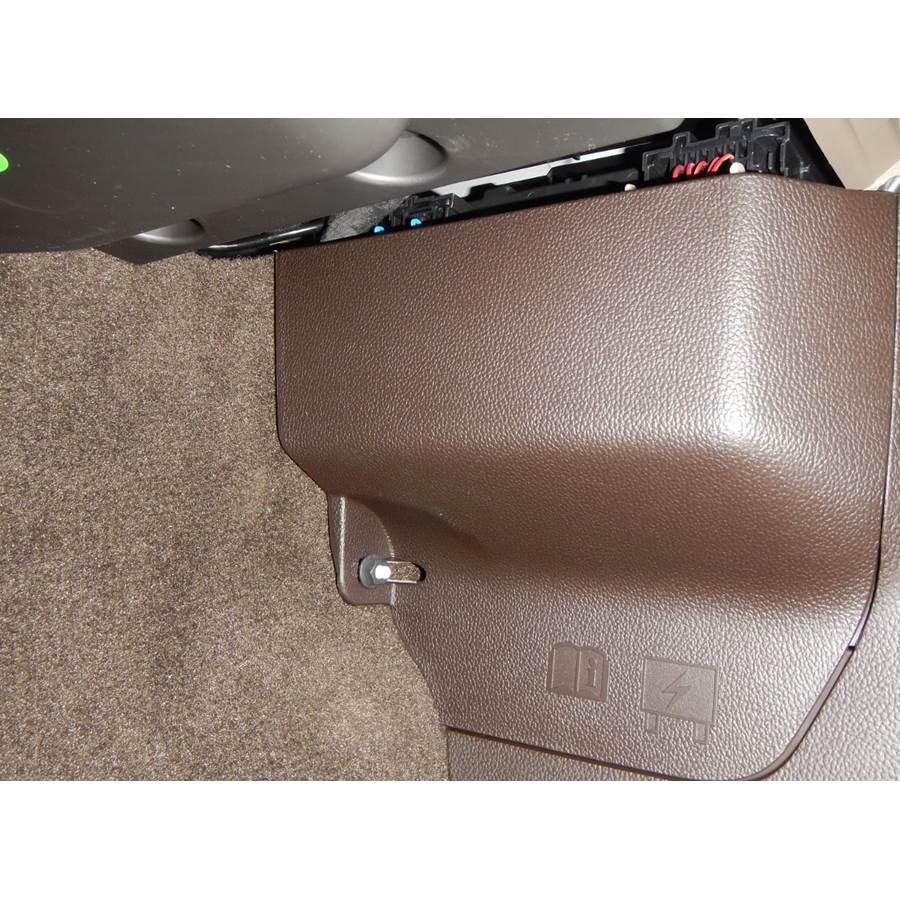 2018 GMC Canyon Factory amplifier location