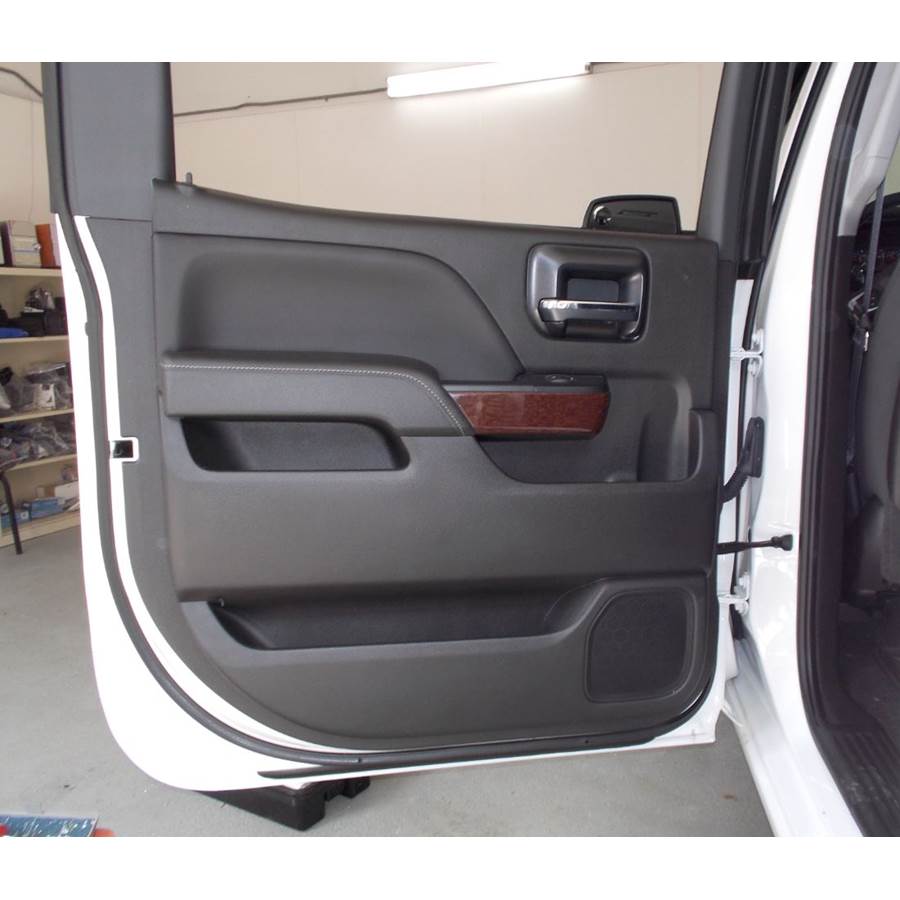 2018 Chevrolet Silverado 2500/3500 Rear door speaker location
