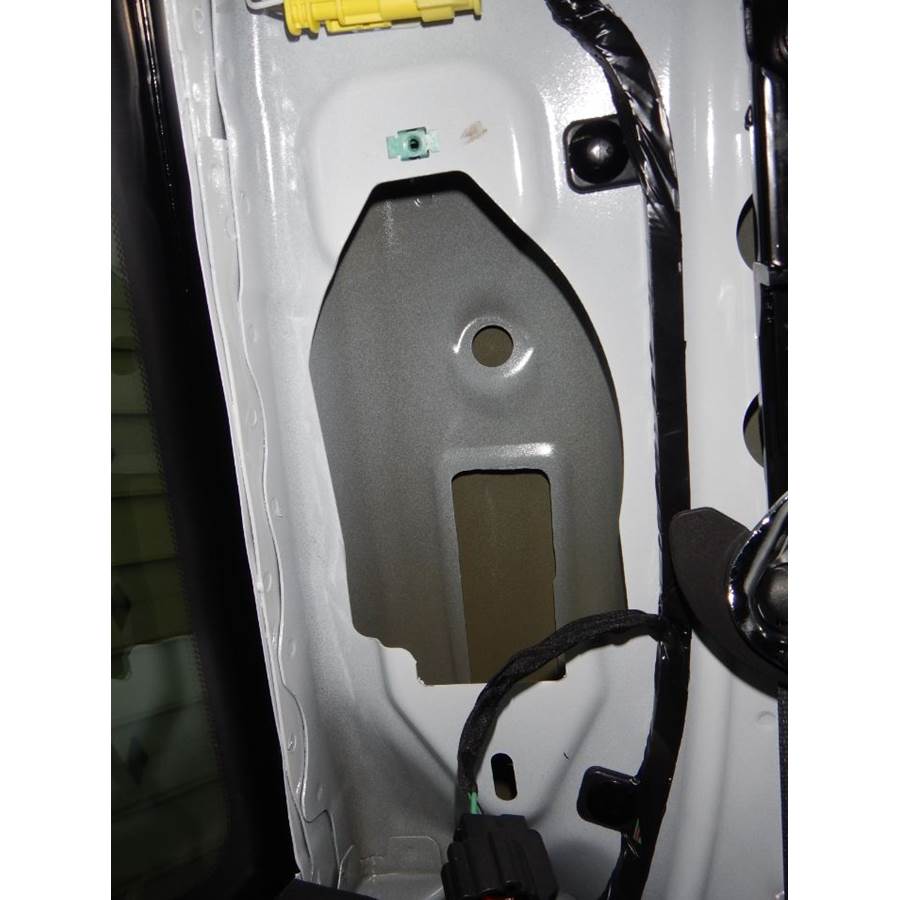 2018 Chevrolet Silverado 2500/3500 Rear cab speaker removed