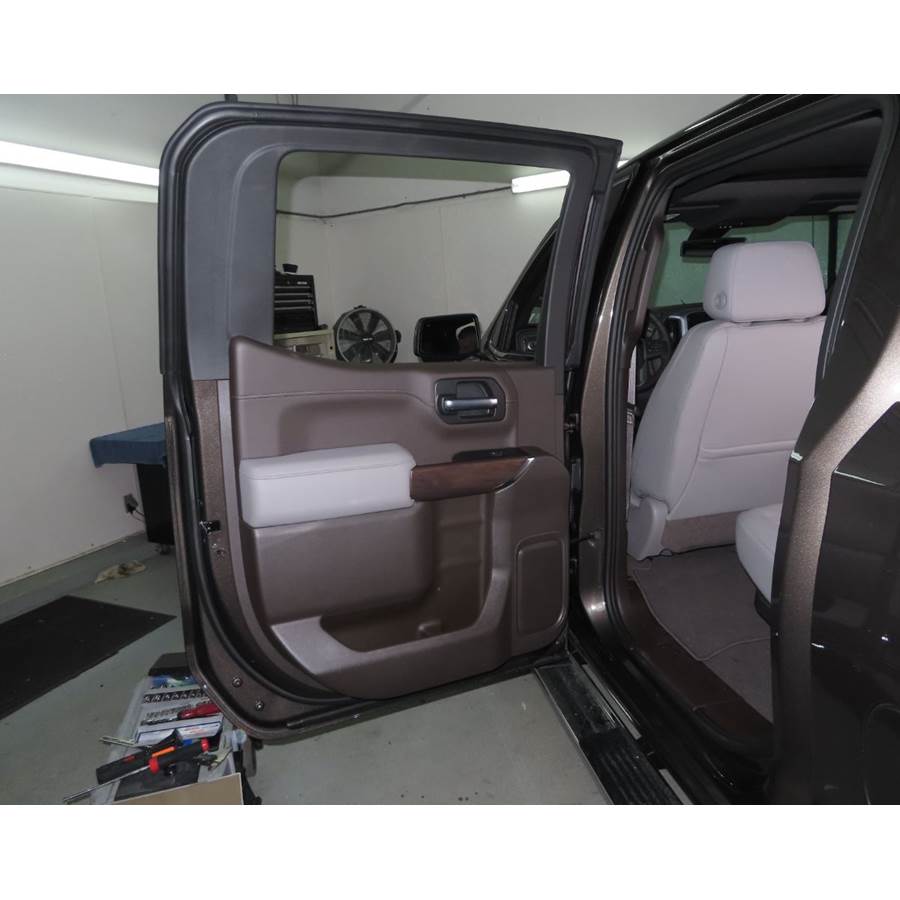 2020 Chevrolet Silverado 1500 Rear door speaker location