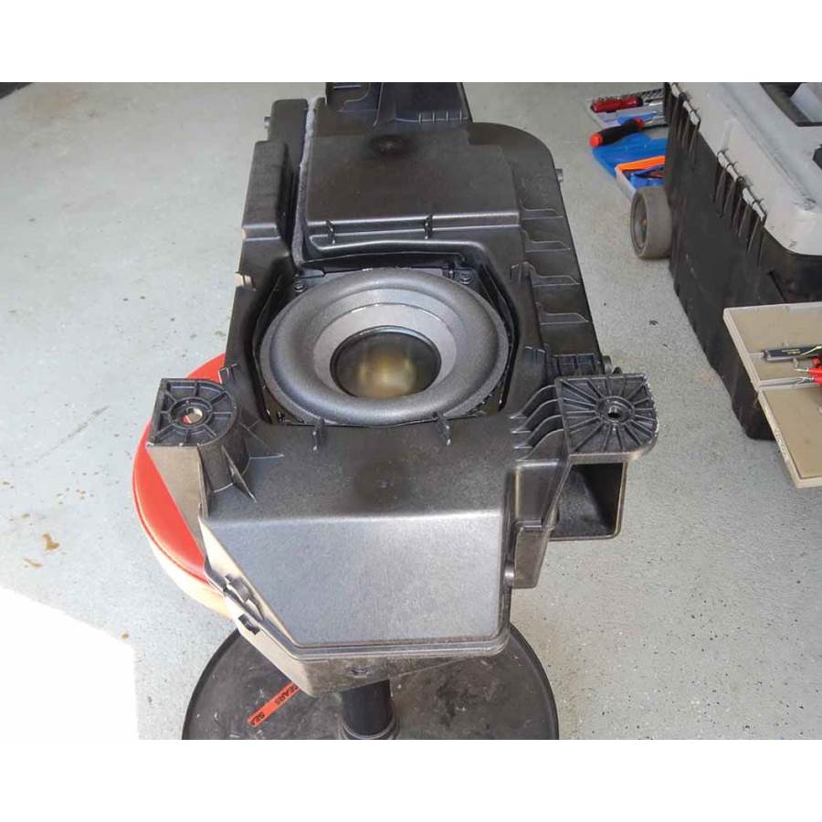 2019 GMC Yukon Center console speaker