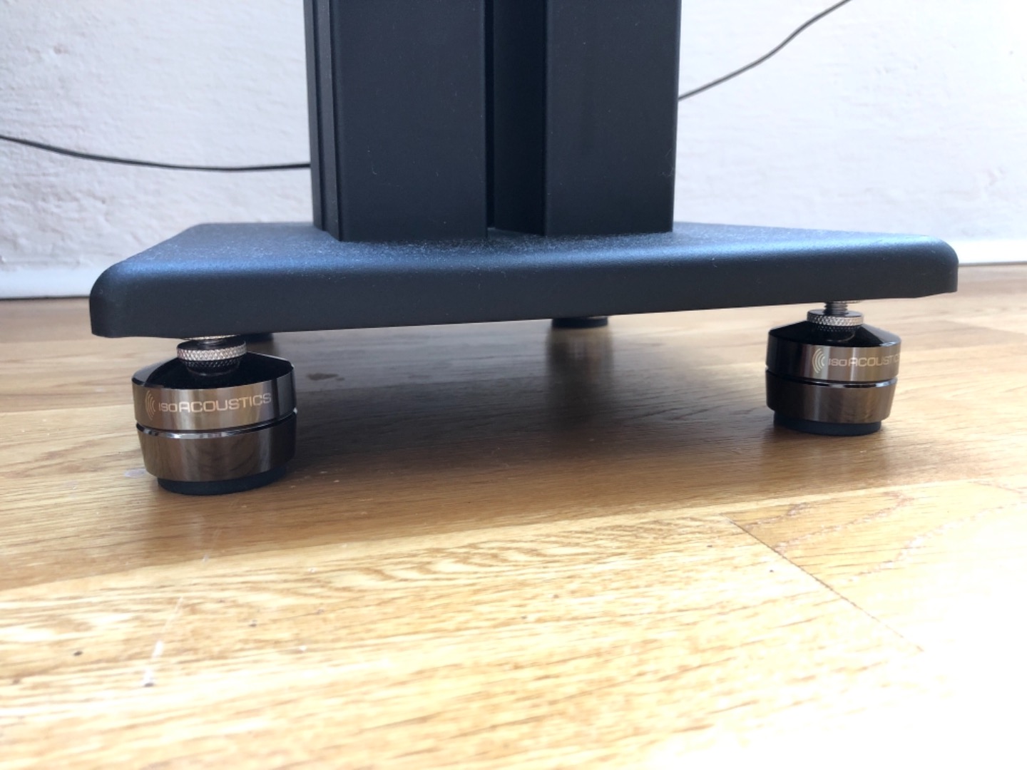 Customer Reviews: IsoAcoustics GAIA III 4-pack of speaker