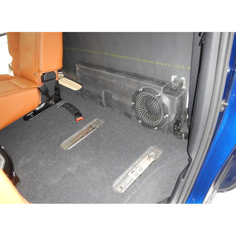 2016 Toyota Tundra Rear cab speaker location