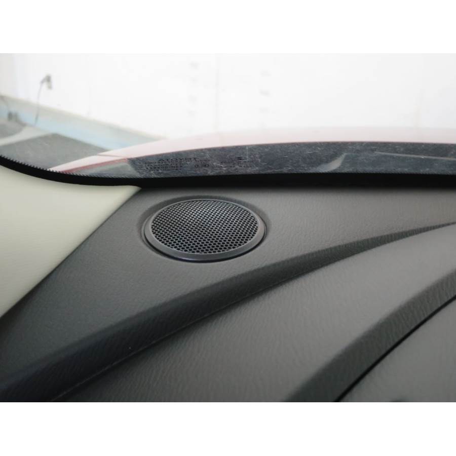 2020 Toyota Yaris Dash speaker location
