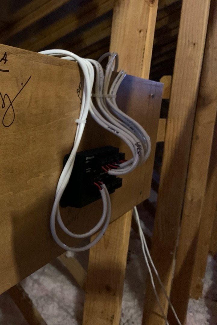 Customer Reviews: Russound EZB-8 Connecting Block Eight-pair speaker ...
