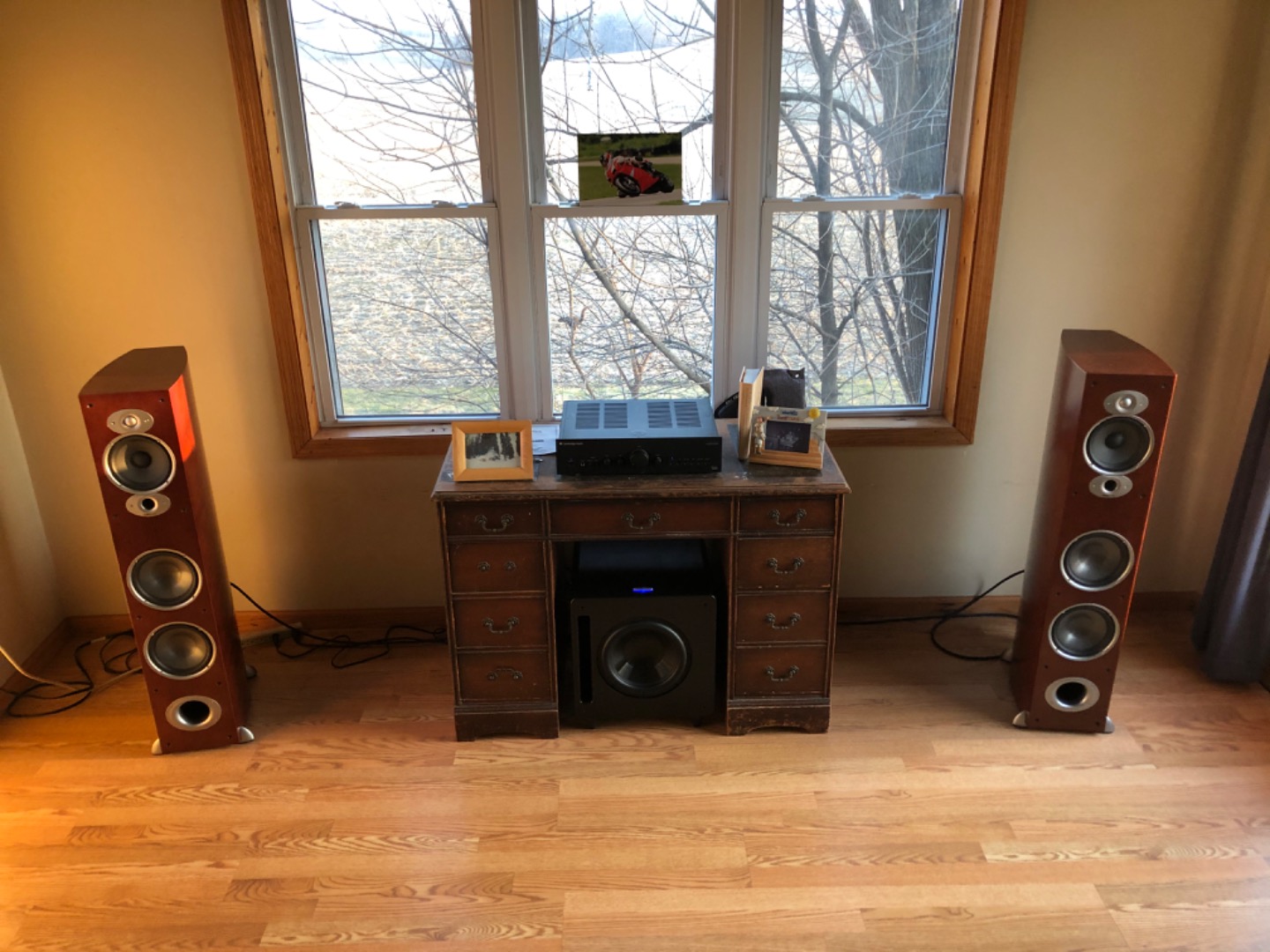 Polk Audio RT600 Tower Speakers - 8 ohms 150W - Nice for Medium Sized Room