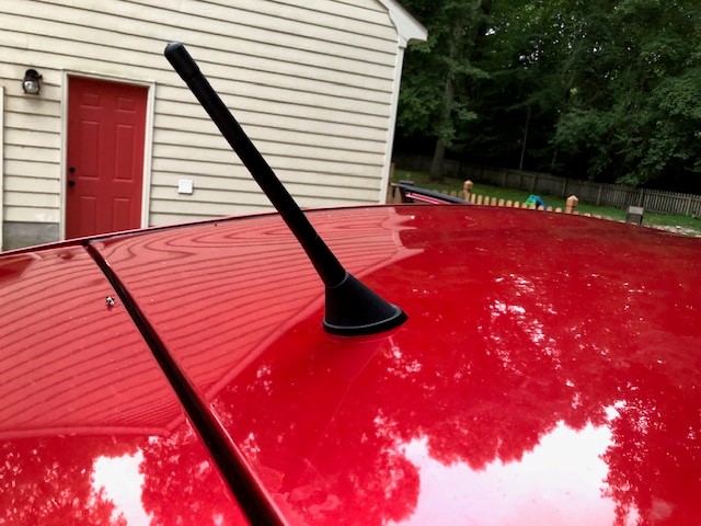 Metra 44-UA42 Amplified Rubber Roof Mount Antenna – Better Reception For Your Ride