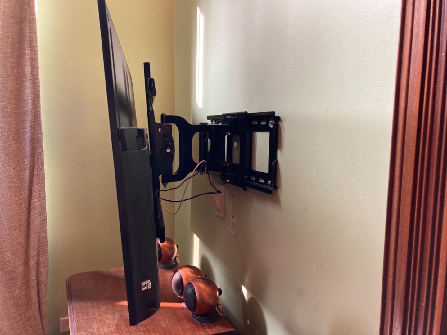 Customer Reviews: Sanus Classic MLF13 Full-motion wall mount with ...