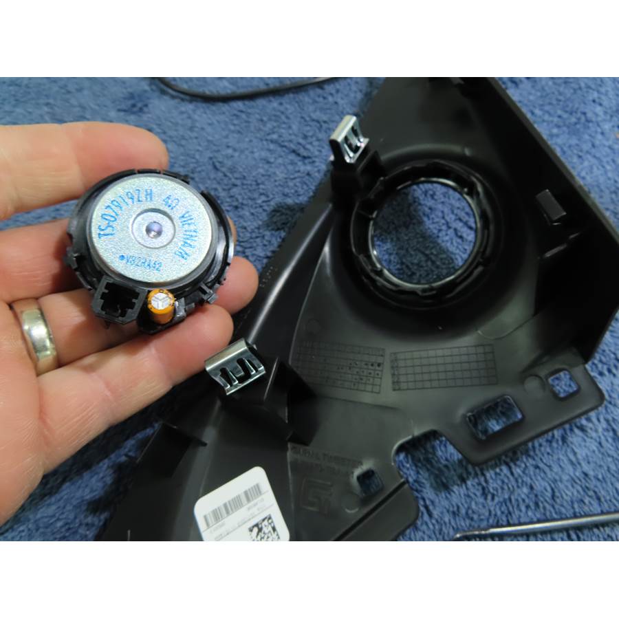 2021 Honda Insight Front door tweeter removed
